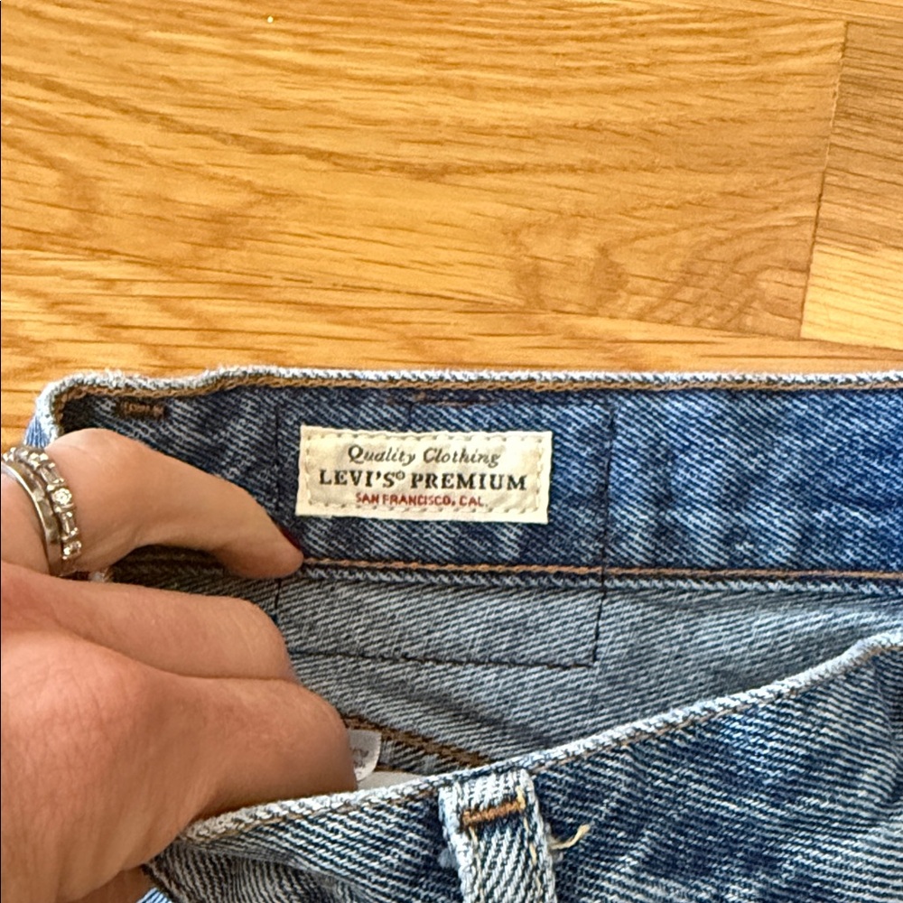 Levi’s 501 Classic Blue Denim Women's Shorts - Picture 2 of 3